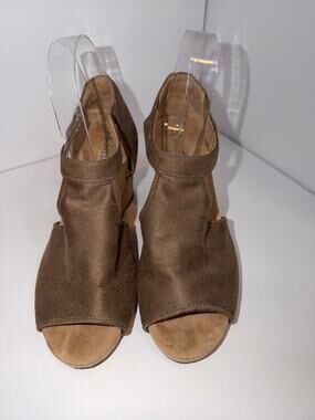 Abella Brown Cork Wedge Sandals Women’s Size 8M Comfort Open Toe Stretch Strap